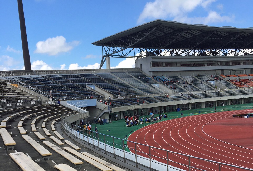 コロナ禍でパラスポーツ公式戦再開第1号として「第 31 回日本パラ陸上競技選手権大会」が9月5日から6日にかけて開催された。会場は座席数15,000席以上の熊谷スポーツ文化公園陸上競技場(埼玉県熊谷市)だったが、新型コロナウイルス感染防止対策のため、無観客での開催に。また、報道陣も記者はスタンドから、撮影もグランドレベルでは人数が制限された。