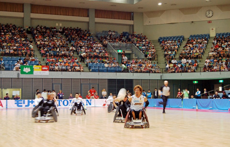 大会開幕戦の日本-ニュージーランド戦には、観戦に訪れた約650人の小学生による“ニッポンコール”が響き渡り、日本チームに力を与えた=2015年5月22日/千葉ポートアリーナ