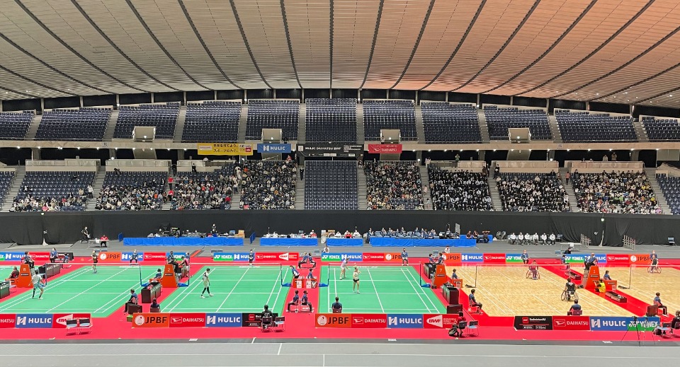 11月1日から6日まで、東京・代々木第一体育館で開催されたパラバドミントンの世界一決定戦、「ヒューリック・ダイハツ BWFパラバドミントン世界選手権2022」の会場。客席を埋めた子どもたちの応援も選手の力に