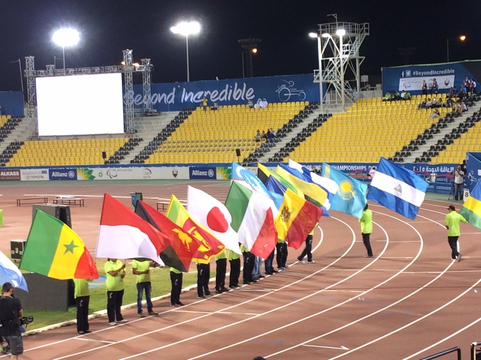10月31日、カタール・ドーハで行われた、2015 IPC陸上競技世界選手権ドーハ大会」の閉会式より。90カ国以上から1300選手が参加して、10月22日から開催されていた同大会で、日本は9個(金3、銀2、銅4)のメダルを獲得。